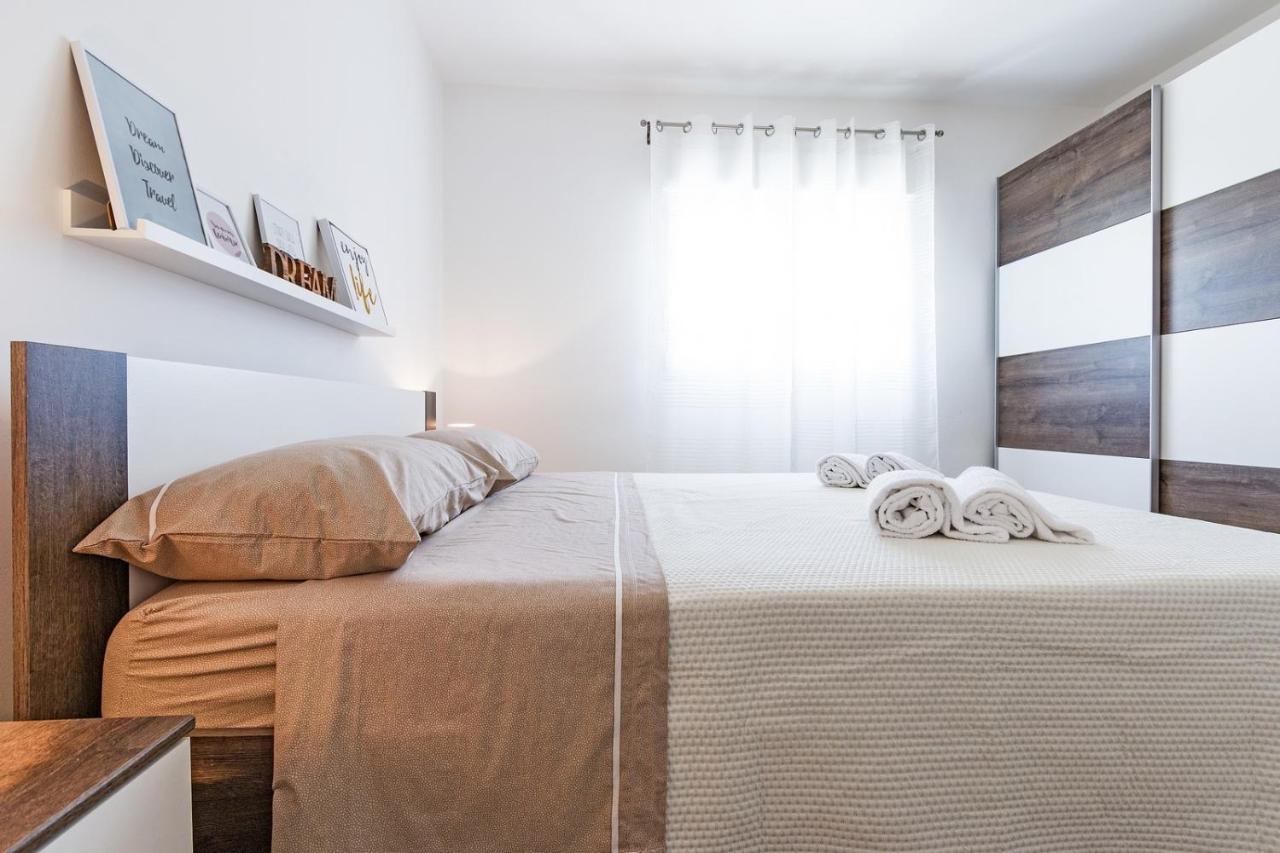 Holiday Apartment Near The Beach Fažana Extérieur photo